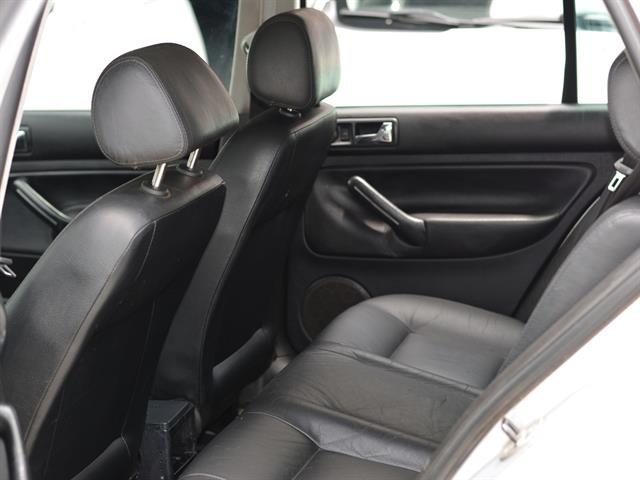 VOLKSWAGEN Golf 1.6MI/ 1.6MI GENER./BLACK & SILVER 2004