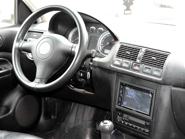 VOLKSWAGEN Golf 1.6MI/ 1.6MI GENER./BLACK & SILVER 2004