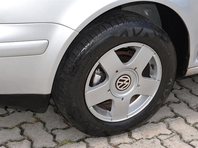 VOLKSWAGEN Golf 1.6MI/ 1.6MI GENER./BLACK & SILVER 2004