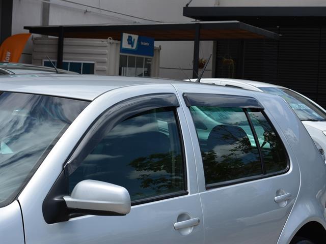 VOLKSWAGEN Golf 1.6MI/ 1.6MI GENER./BLACK & SILVER 2004