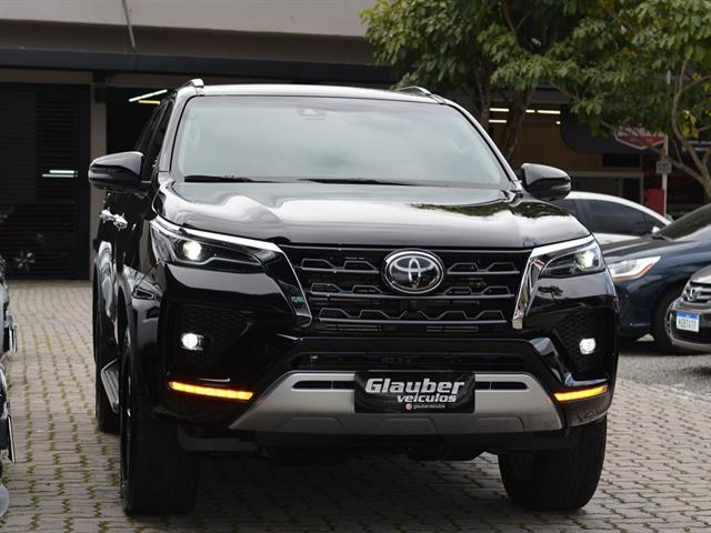 TOYOTA HILUX SW4 SRX 4X4 2.8 TDI 16V DIES. AUT. 2024