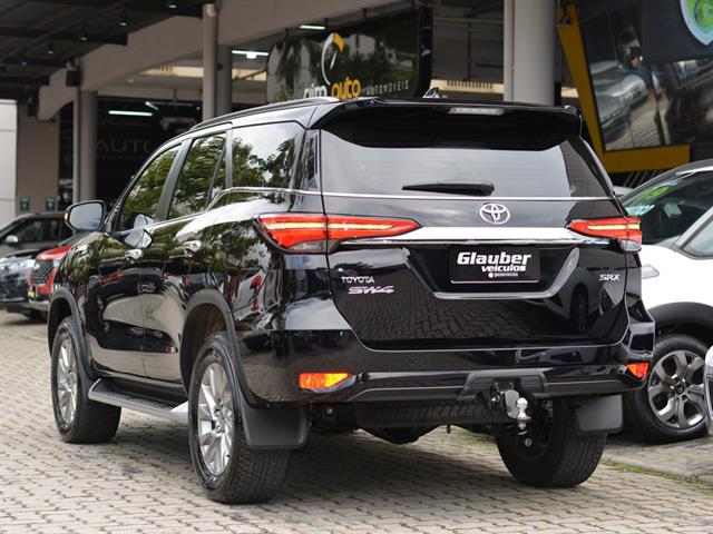 TOYOTA HILUX SW4 SRX 4X4 2.8 TDI 16V DIES. AUT. 2024