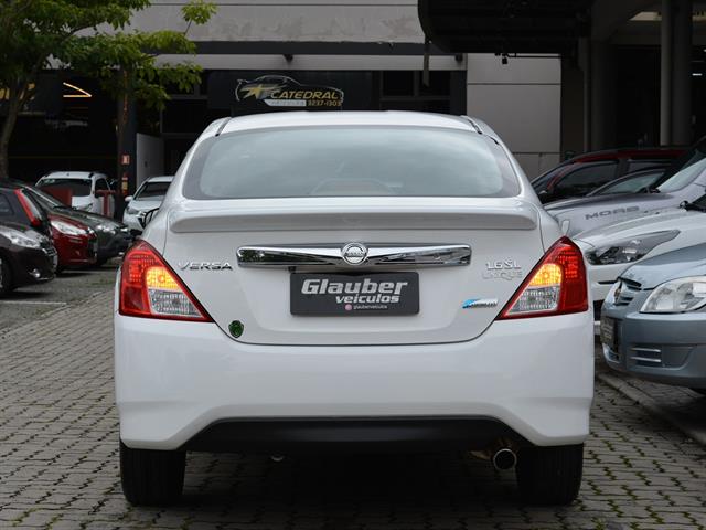 NISSAN VERSA UNIQUE 1.6 16V FLEXSTART 4P AUT. 2017