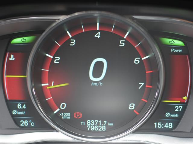 VOLVO XC 60 T-5 R-DESIGN 2.0 FWD 5P 2014