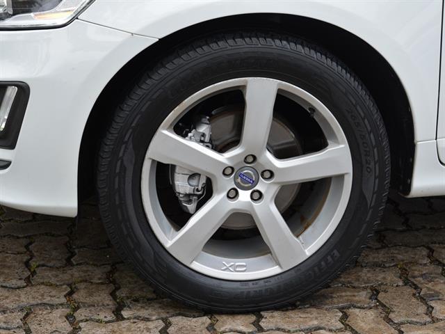 VOLVO XC 60 T-5 R-DESIGN 2.0 FWD 5P 2014