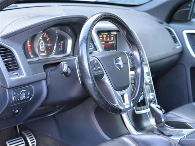 VOLVO XC 60 T-6  R-DESIGN 2.0 306CV FWD 5P 2015