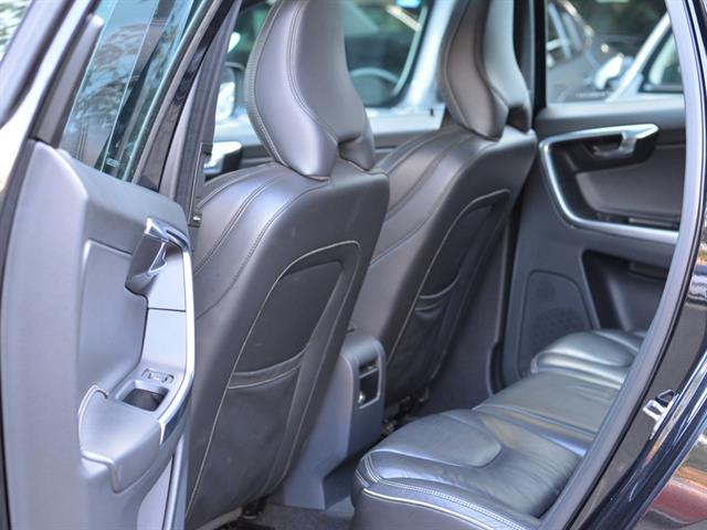 VOLVO XC 60 T-6  R-DESIGN 2.0 306CV FWD 5P 2015