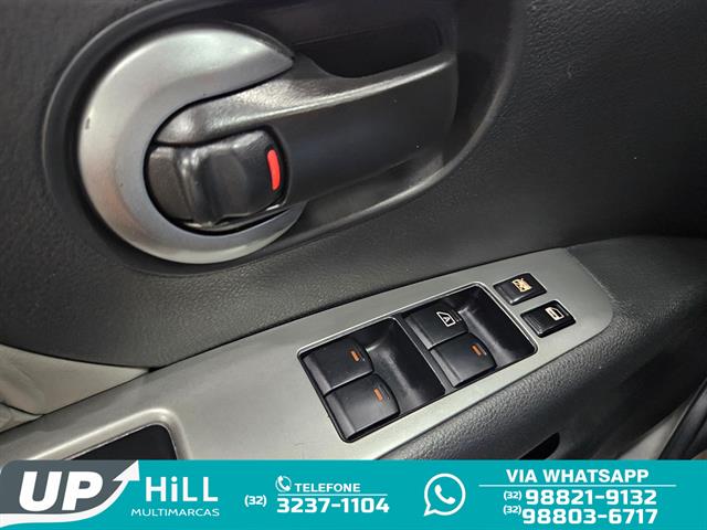 NISSAN LIVINA GRAND SL 1.8 16V FLEX FUEL MEC 7 LUGARES 2010