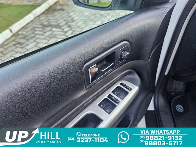 VOLKSWAGEN GOLF SPORTLINE 1.6 MI TOTAL FLEX 8V 4P 2013