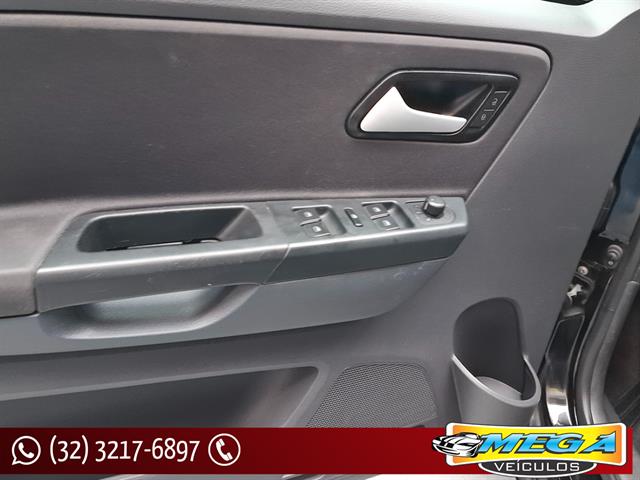 VOLKSWAGEN FOX 1.6 MI TOTAL FLEX 8V 5P 2014