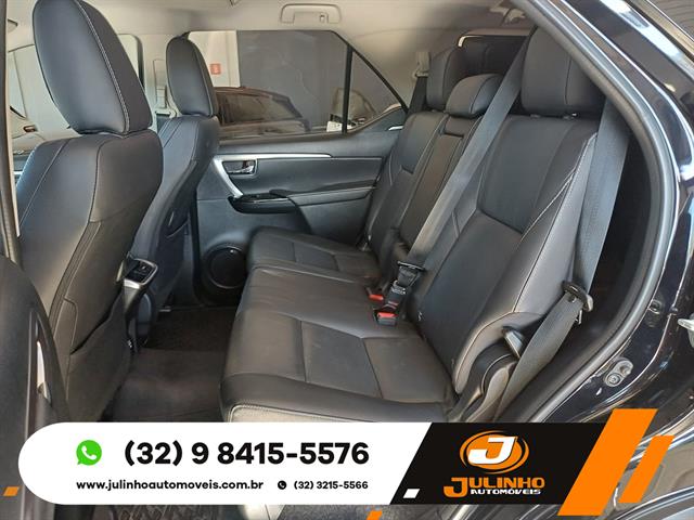 TOYOTA HILUX SW4 SRX 4X4 2.8 TDI 16V DIES. AUT. 2021