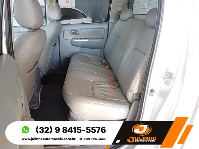 TOYOTA HILUX CD SRV D4-D 4X2 3.0 163CV TDI DIES 2011