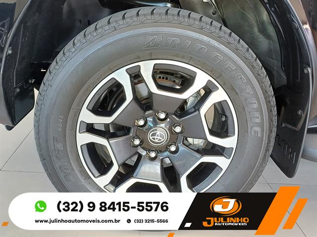 TOYOTA HILUX CD SRX 4X4 2.8 TDI 16V DIESEL AUT. 2023