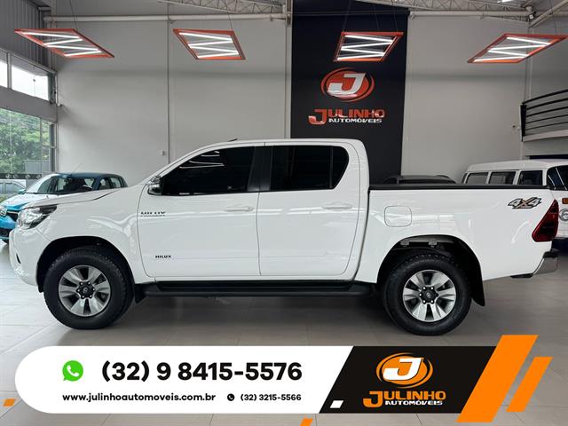 TOYOTA HILUX CD SRV 4X4 2.8 TDI DIESEL AUT. 2017