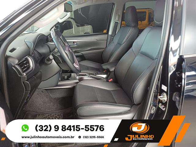 TOYOTA HILUX SW4 SRX 4X4 2.8 TDI 16V DIES. AUT. 2024