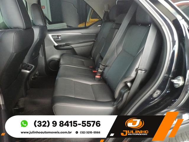 TOYOTA HILUX SW4 SRX 4X4 2.8 TDI 16V DIES. AUT. 2024