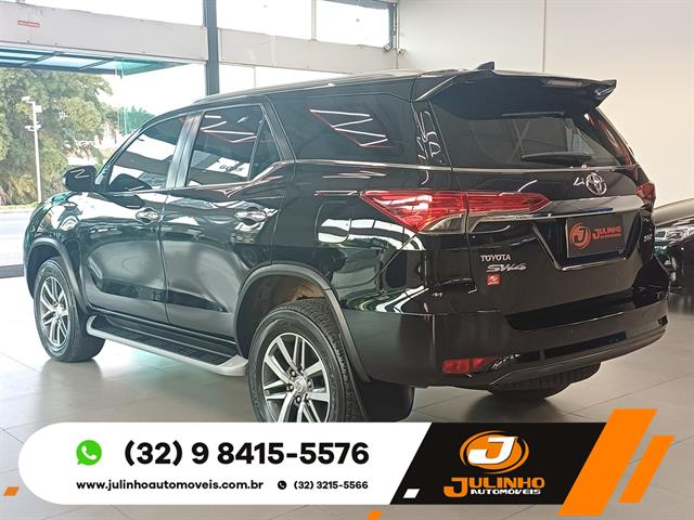 TOYOTA HILUX SW4 SRX 4X4 2.8 TDI 16V DIES. AUT. 2017