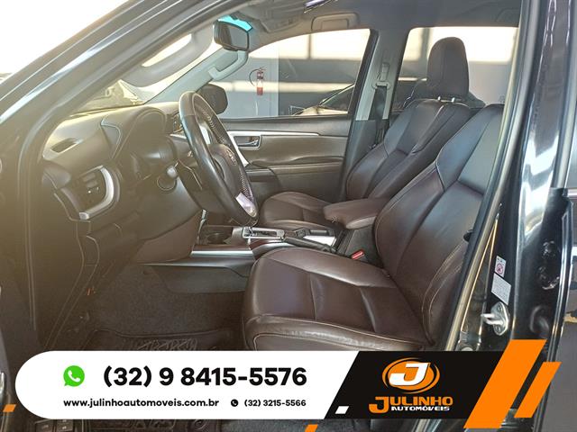 TOYOTA HILUX SW4 SRX 4X4 2.8 TDI 16V DIES. AUT. 2017