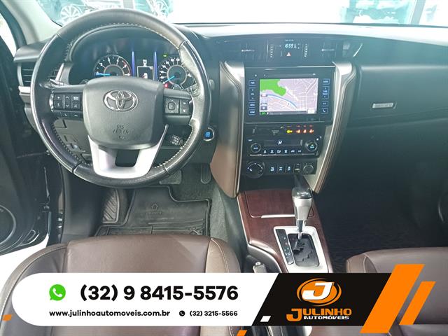 TOYOTA HILUX SW4 SRX 4X4 2.8 TDI 16V DIES. AUT. 2017