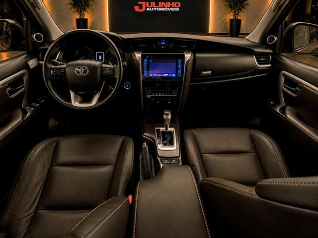 TOYOTA HILUX CD SRX 4X4 2.8 TDI 16V DIESEL AUT. 2019