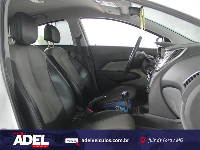 HYUNDAI HB20X PREMIUM 1.6 FLEX 16V MEC. 2014