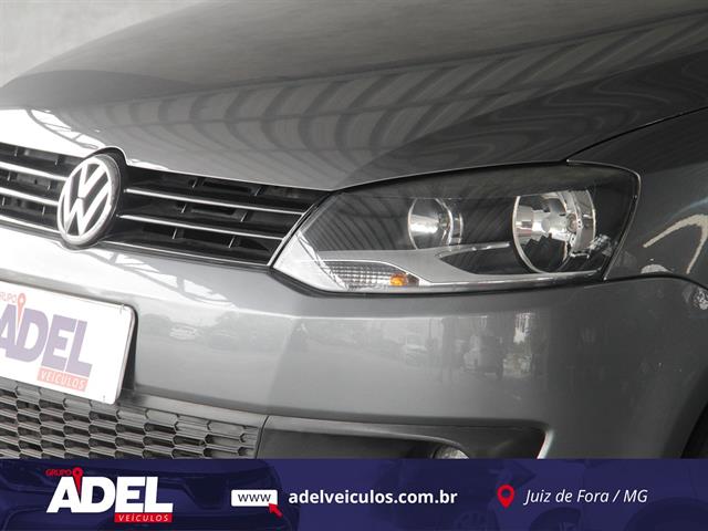 VOLKSWAGEN FOX 1.6 MI TOTAL FLEX 8V 5P 2014