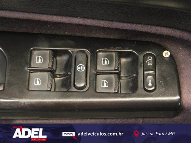 VOLKSWAGEN GOLF 1.6MI/ 1.6MI GENER./BLACK & SILVER 2002