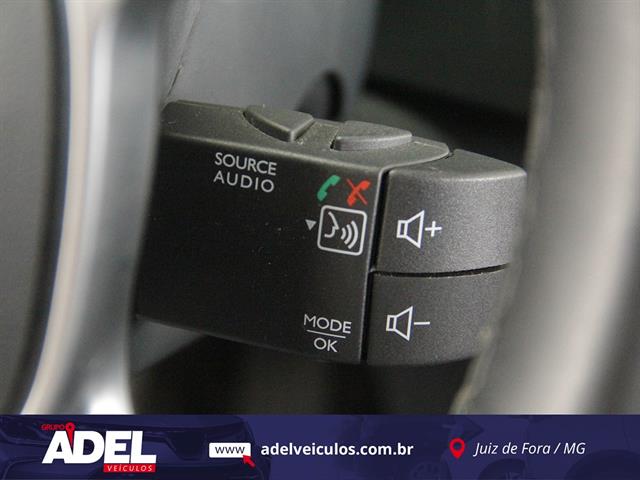 RENAULT SANDERO STEPWAY ICONIC FLEX 1.6 16V AUT. 2023