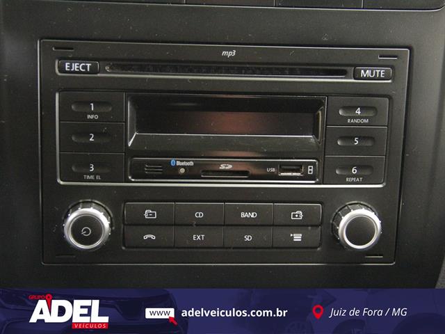 VOLKSWAGEN FOX 1.6 MI TOTAL FLEX 8V 5P 2013