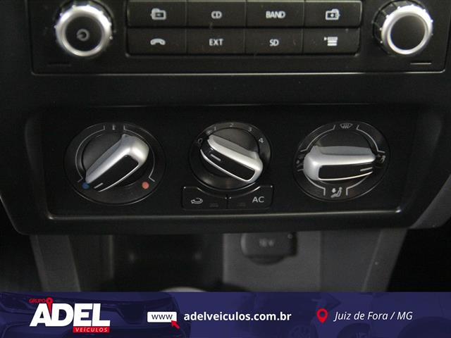 VOLKSWAGEN FOX 1.6 MI TOTAL FLEX 8V 5P 2013