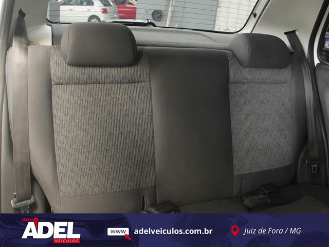 VOLKSWAGEN FOX 1.6 MI TOTAL FLEX 8V 5P 2013