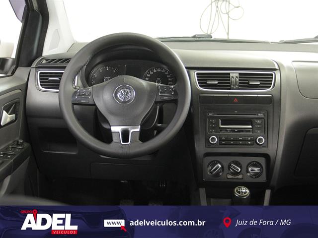 VOLKSWAGEN FOX 1.6 MI TOTAL FLEX 8V 5P 2013