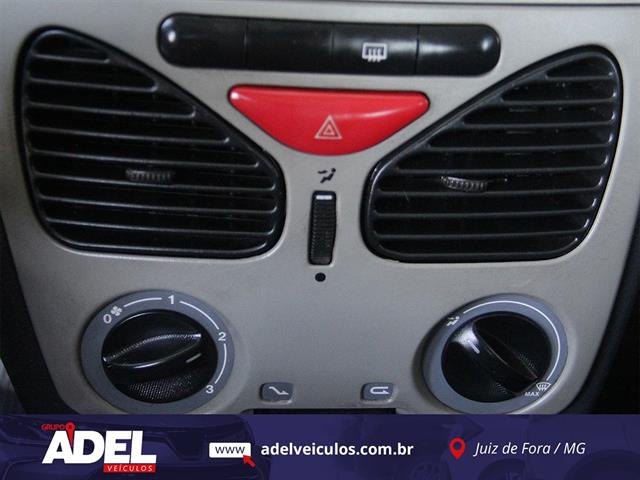 FIAT Palio 1.0 ECONOMY FIRE FLEX 8V 4P 2013