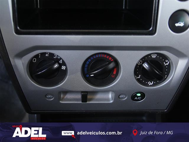 FORD Fiesta 1.6 16V FLEX MEC. 5P 2014