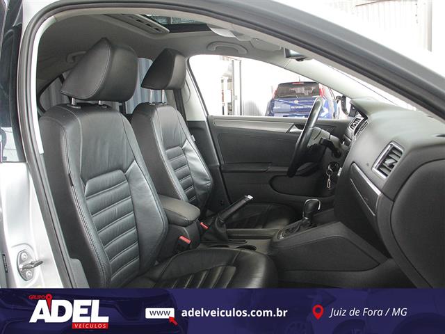 VOLKSWAGEN JETTA COMFORTLINE 2.0 T.FLEX 8V 4P TIPT. 2013