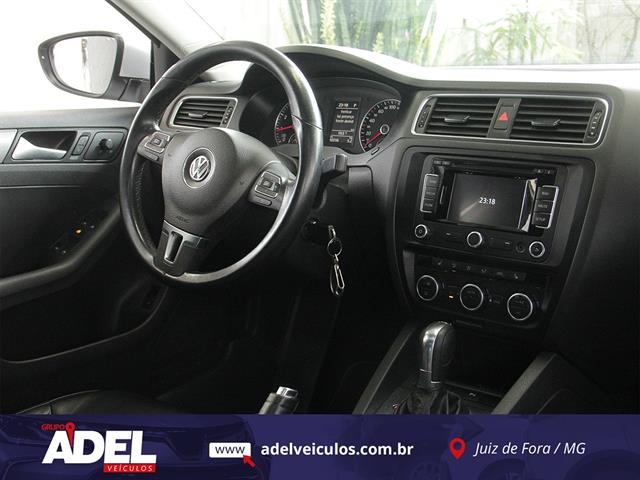 VOLKSWAGEN JETTA COMFORTLINE 2.0 T.FLEX 8V 4P TIPT. 2013