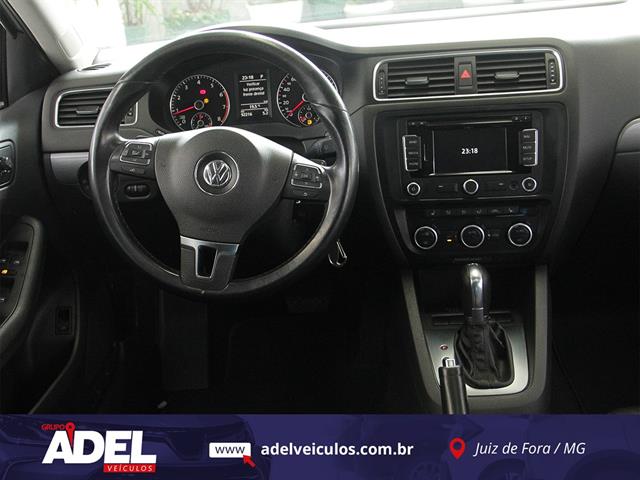 VOLKSWAGEN JETTA COMFORTLINE 2.0 T.FLEX 8V 4P TIPT. 2013