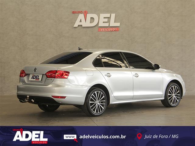 VOLKSWAGEN JETTA COMFORTLINE 2.0 T.FLEX 8V 4P TIPT. 2013