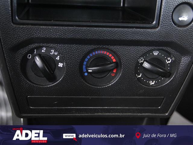 FORD FIESTA SEDAN 1.0 8V FLEX 4P 2013