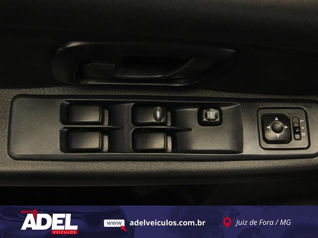 MITSUBISHI PAJERO TR4 2.0 FLEX 16V 4X2 MEC. 2015
