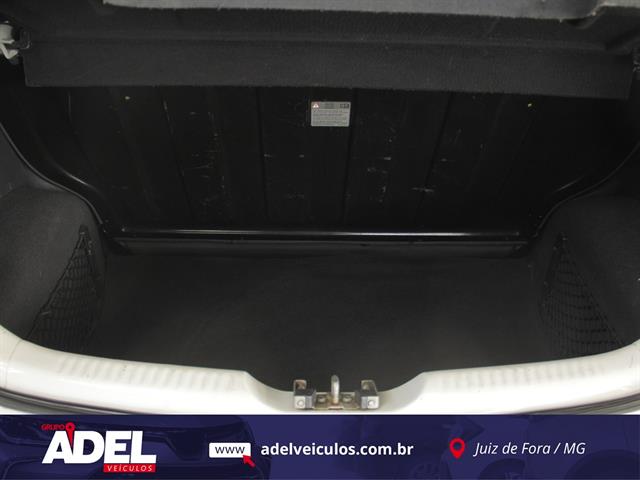 VOLKSWAGEN FOX 1.6 MI TOTAL FLEX 8V 5P 2014