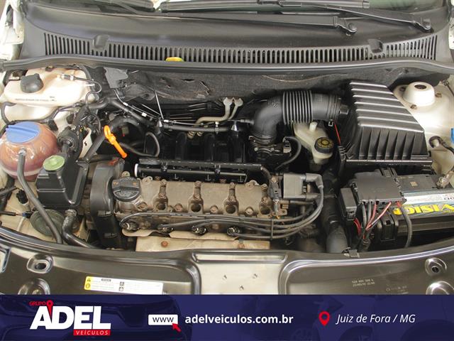 VOLKSWAGEN FOX 1.6 MI TOTAL FLEX 8V 5P 2014
