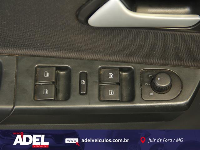 VOLKSWAGEN FOX 1.6 MI TOTAL FLEX 8V 5P 2014