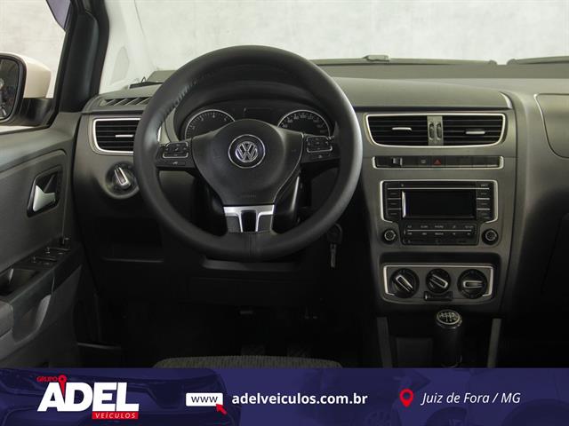VOLKSWAGEN FOX 1.6 MI TOTAL FLEX 8V 5P 2014