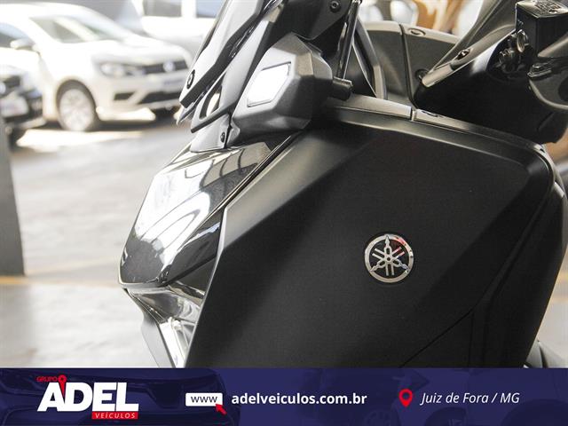 YAMAHA XMAX 250 CONNECTED 2025