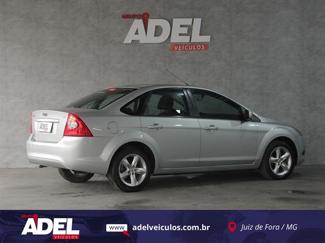 FORD FOCUS TITANIUM 2.0 16V FLEX 5P MEC. 2011