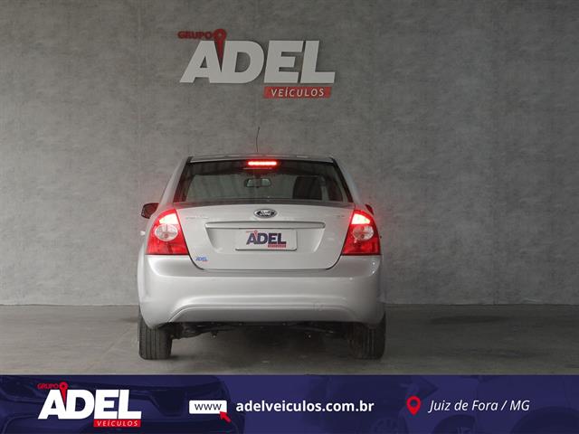 FORD FOCUS TITANIUM 2.0 16V FLEX 5P MEC. 2011
