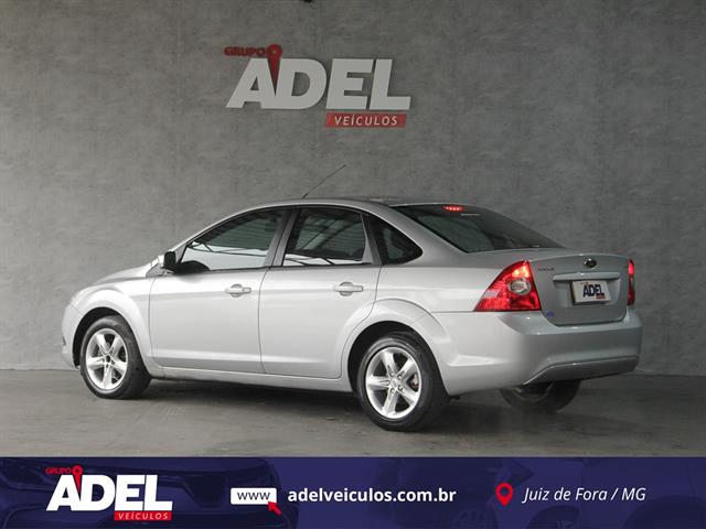 FORD FOCUS TITANIUM 2.0 16V FLEX 5P MEC. 2011