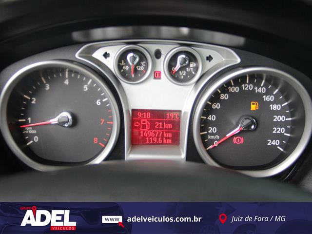 FORD FOCUS TITANIUM 2.0 16V FLEX 5P MEC. 2011