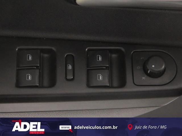 VOLKSWAGEN FOX COMFORTLINE 1.6 FLEX 8V 5P 2015